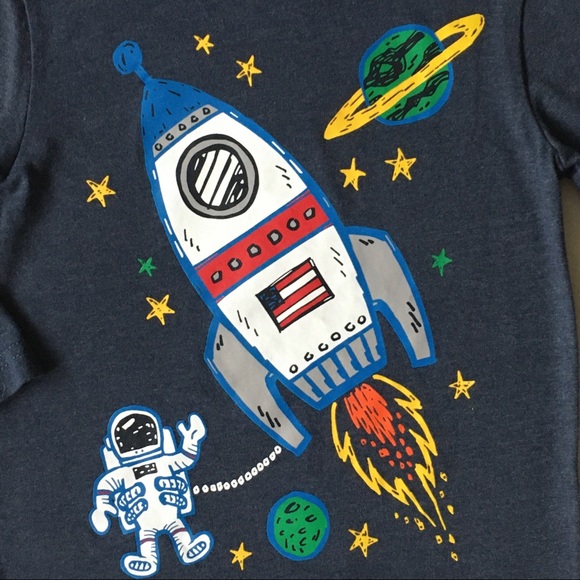 Space shirt size 3T astronaut spaceship black top rocket planets Saturn stars - Picture 10 of 16